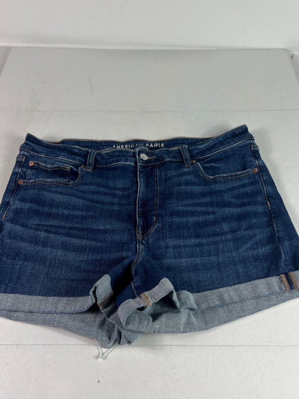 American Eagle Shorts Women's 36* High V Rise Shortie Blue Cuffed Denim Tag 18